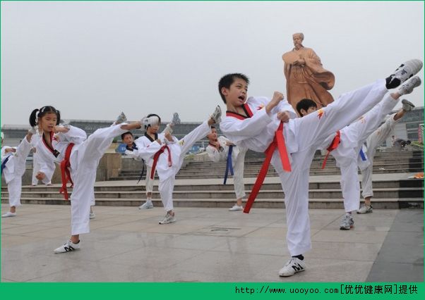 練跆拳道會(huì)不會(huì)長(zhǎng)不高？孩子練跆拳道長(zhǎng)不高嗎？(2)