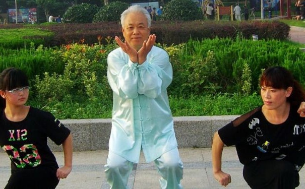 老人練什么氣功好?老人練氣功有哪些注意事項(xiàng)？(1)