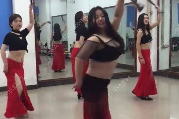 140斤女生跳肚皮舞，肚皮舞也不能瘦腰嗎(3)