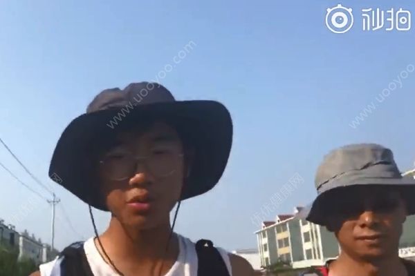 一天走多少步才能刷爆步數(shù)表？父子倆16小時暴走98800步(1)