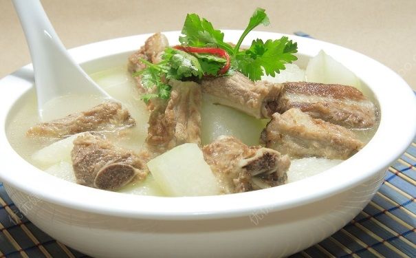 秋季美容喝什么湯好？秋季必吃的七大養(yǎng)顏湯(1)