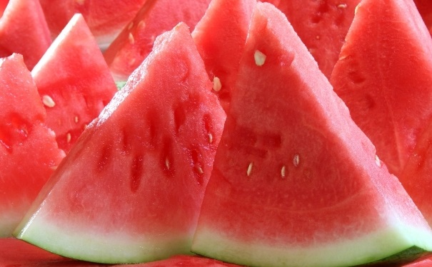 夏季吃什么可以養(yǎng)顏美容？夏季有利皮膚的水果有哪些？(1)