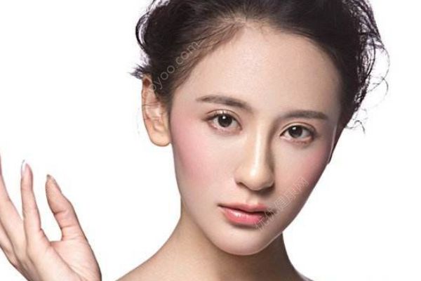網(wǎng)傳冷熱水洗臉法靠譜嗎？洗臉水溫到底多少合適？(2)