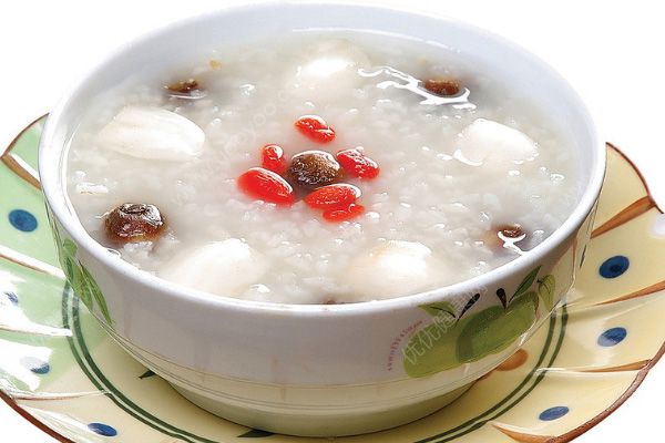 經(jīng)期長(zhǎng)痘痘怎么調(diào)理？這么做讓你擺脫痘痘、色斑？(3)