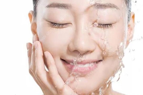 冬季皮膚干燥怎么保濕？這樣做讓皮膚水靈靈？(3)