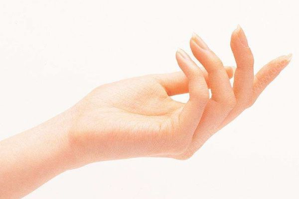 冬季怎么保養(yǎng)手部皮膚？冬天怎樣防止手凍傷？(3)