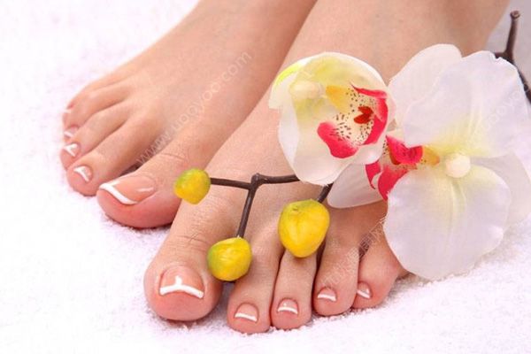一到冬季腳就容易干裂？這些妙招對(duì)你有幫助(2)