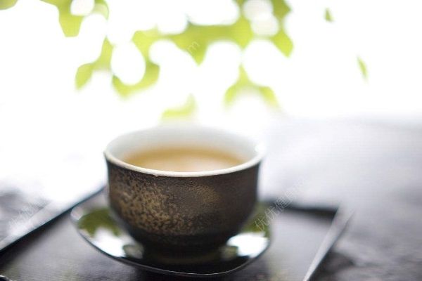許晴年后胖七斤，竟將旗袍紐扣崩掉三顆，年后如何減肥？(4)