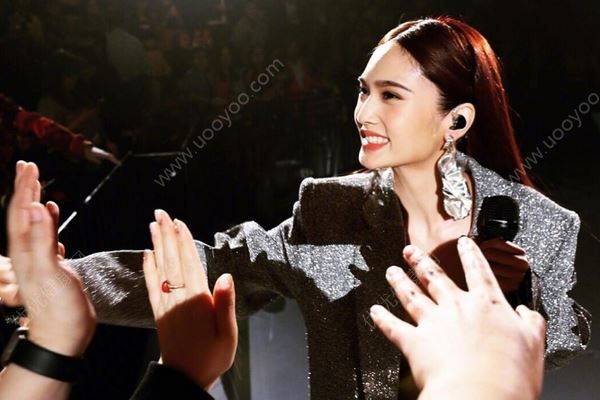 楊丞琳回應(yīng)結(jié)婚傳聞，稱有想要結(jié)婚的感覺(4)