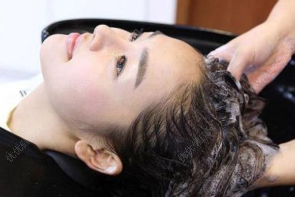 關(guān)于洗頭的10個錯誤！教你正確的洗頭方法！(4)