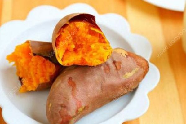 消化性潰瘍?nèi)绾物嬍?？消化性潰瘍的飲食調(diào)養(yǎng)原則！(1)