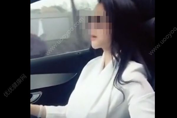 女子為拍抖音危險駕駛，結(jié)果被交警看到了遭罰款(3)