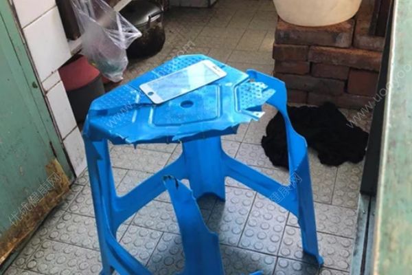 母子吵架互毆：母親用剪刀自殘，兒子頭部流血(1)