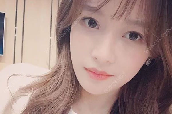辣媽孫怡曬美照秀大長腿，四肢纖細(xì)身材真好(1)