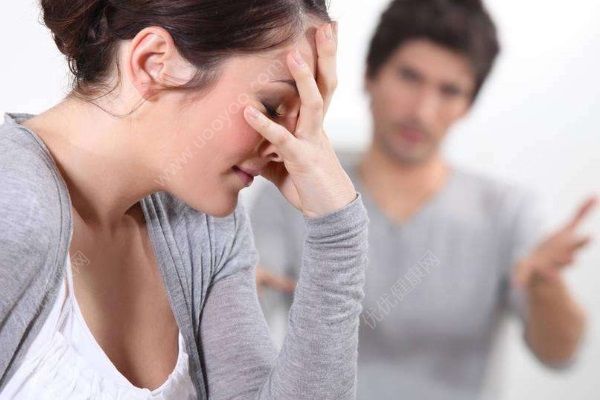 男子違規(guī)闖婦科被醫(yī)生毆打，醫(yī)生和違規(guī)男子都被處罰(2)