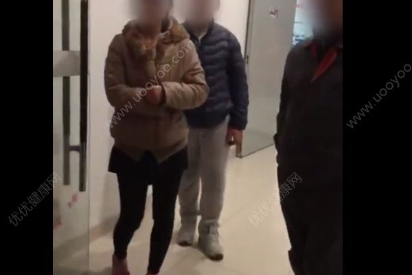 13歲少年被逼減肥躲進(jìn)KTV飆歌：我想要怒放的生命(4)