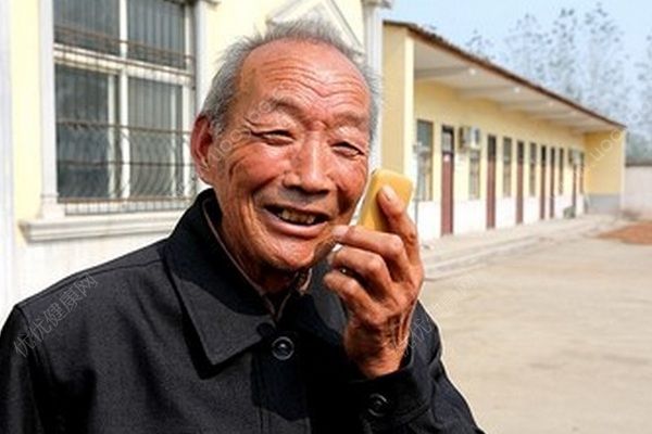 老人手機(jī)被訂購游戲遭扣費，申請退款被拒絕(3)