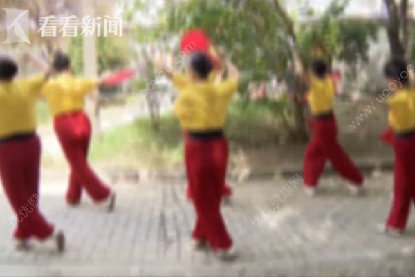 60歲領(lǐng)舞大媽頻頻尿失禁，醫(yī)生：跳舞會(huì)加重病情(2)