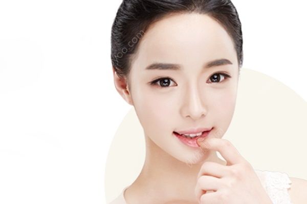 女子花5300元割雙眼皮，3年后想退款：左眼是四眼皮(3)