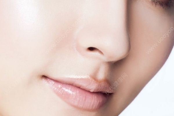 男子不滿隆鼻效果畫符扎娃娃詛咒，醫(yī)院：無理取鬧(3)