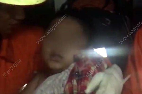 男孩掉進下水道靠書包浮力得救，囑托消防蜀黍找到書包后還他(4)