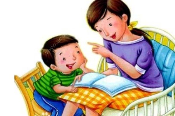 親媽玩麻將怕孩子亂跑，將其罩在凳子下？(3)