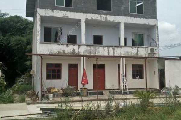 7歲男孩被父母遺忘車(chē)內(nèi)，最終高溫窒息而亡(1)