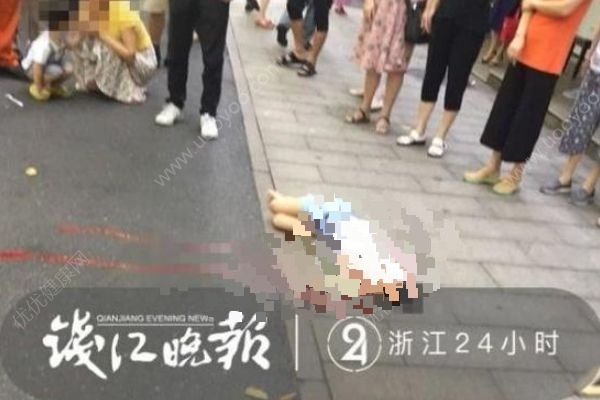 杭州一小女孩從4樓墜下，媽媽抱著弟弟沖下來(2)