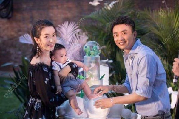 李晟李佳航為兒子舉辦百日宴，百日宴和滿月酒哪個好(1)