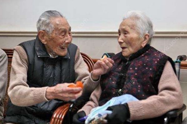 老夫妻家中過世多日才被發(fā)現(xiàn)，長子就住馬路對面(2)