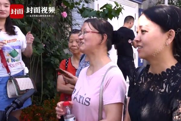 男童火車站內(nèi)“躲貓貓”走失，父母尋找30年后終相見(2)