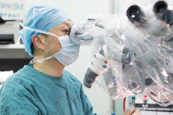爺爺帶5歲孫子去按摩“松骨”，男孩竟癱瘓，怎么給嬰幼兒按摩(1)