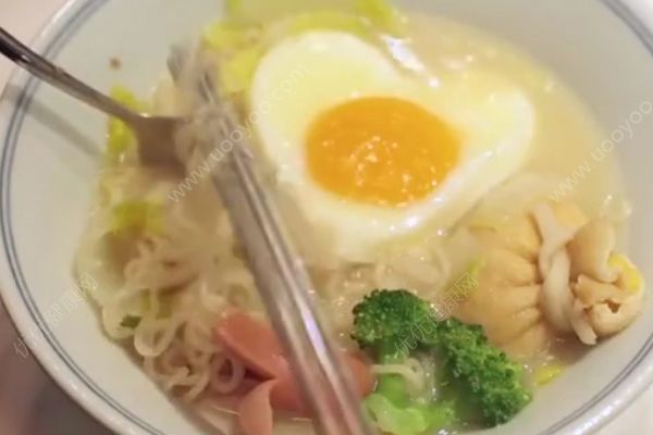廈門這家餐廳只賣煮泡面！小年輕擠爆：想嘗嘗國外的泡面(2)