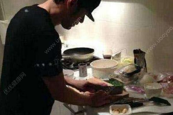 周杰倫下廚做飯有模有樣！嘚瑟自夸：沒有我不會的！(3)