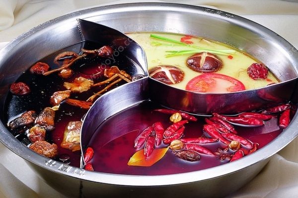 青島數(shù)十人吃火鍋送進(jìn)高壓氧艙，因一氧化碳中毒(3)