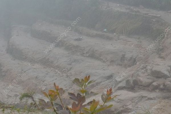 新疆降雨引發(fā)山洪，超百人被安全轉(zhuǎn)移(3)
