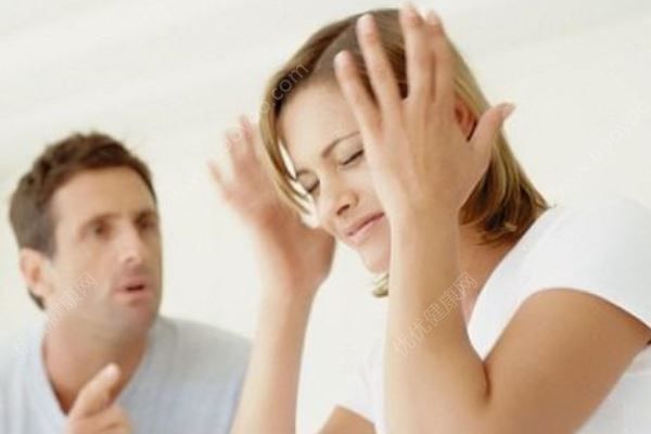 女教師追打婆婆被停課，丈夫懇求網(wǎng)友：評論留余地莫釀悲劇(2)