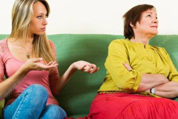 女教師追打婆婆被停課，丈夫懇求網(wǎng)友：評論留余地莫釀悲劇(4)