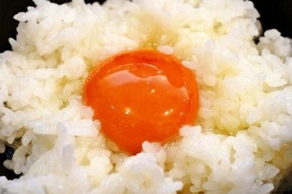 打工女學生被罰吃生雞蛋苦瓜，老板：這是企業(yè)文化(4)