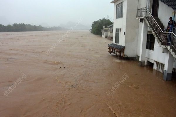 甘肅暴洪災(zāi)害，15人死4人失蹤(3)