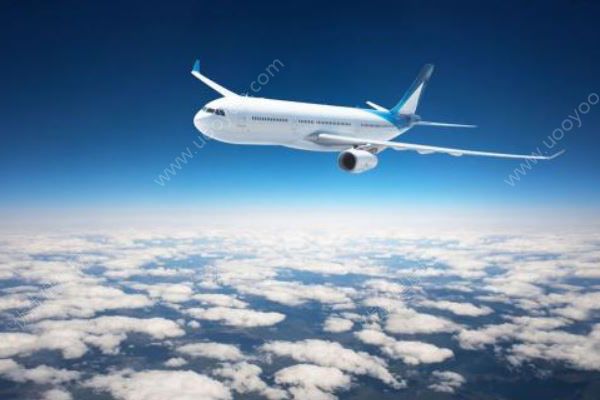 中國留學(xué)生遭美國航空趕下飛機(jī)，被告知“飛機(jī)裝不下你的琴”(4)