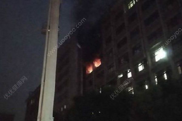 臺(tái)北醫(yī)院突發(fā)火災(zāi)，已造成14人心肺功能停止(1)