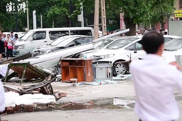 遼寧沈陽(yáng)一燒烤店爆炸，一女子身亡，店面面目全非(2)