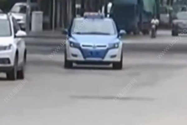 酒后打車將20元付成2萬，的哥耍賴：可能是給的小費(4)