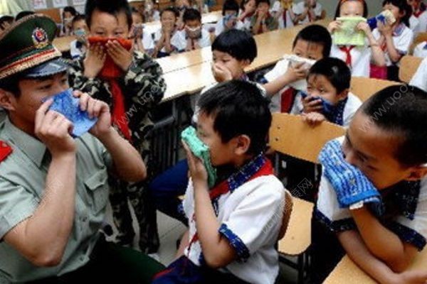 小區(qū)突發(fā)火災(zāi)消防栓里卻沒水，8旬老人被燒死在家中(4)