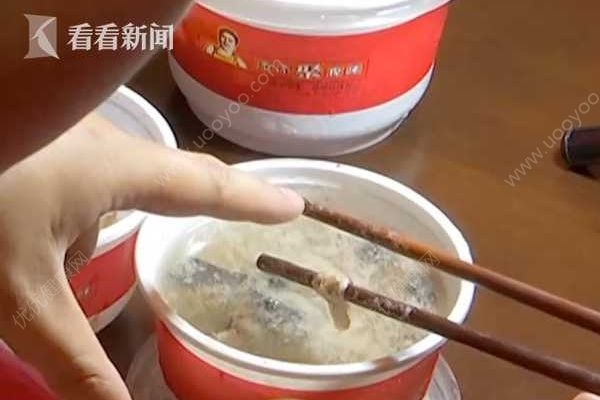 男子叫外賣吃出20多條蟲，餐飲企業(yè)：因為天氣潮濕(2)