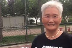 73歲籃球奶奶每天打球能輕松上籃，老年人適合什么運動？[多圖]