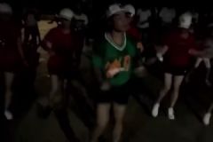 90后女孩廣場教跳曳步舞3年：跳壞12雙鞋，瘦了30斤[多圖]