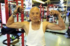 96歲老人健身26年成網(wǎng)紅，老人適合做哪些健身運動？[多圖]