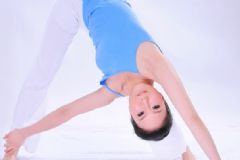 瑜伽初學(xué)者注意事項(xiàng)有哪些？瑜伽初學(xué)者要知道些什么？[圖]